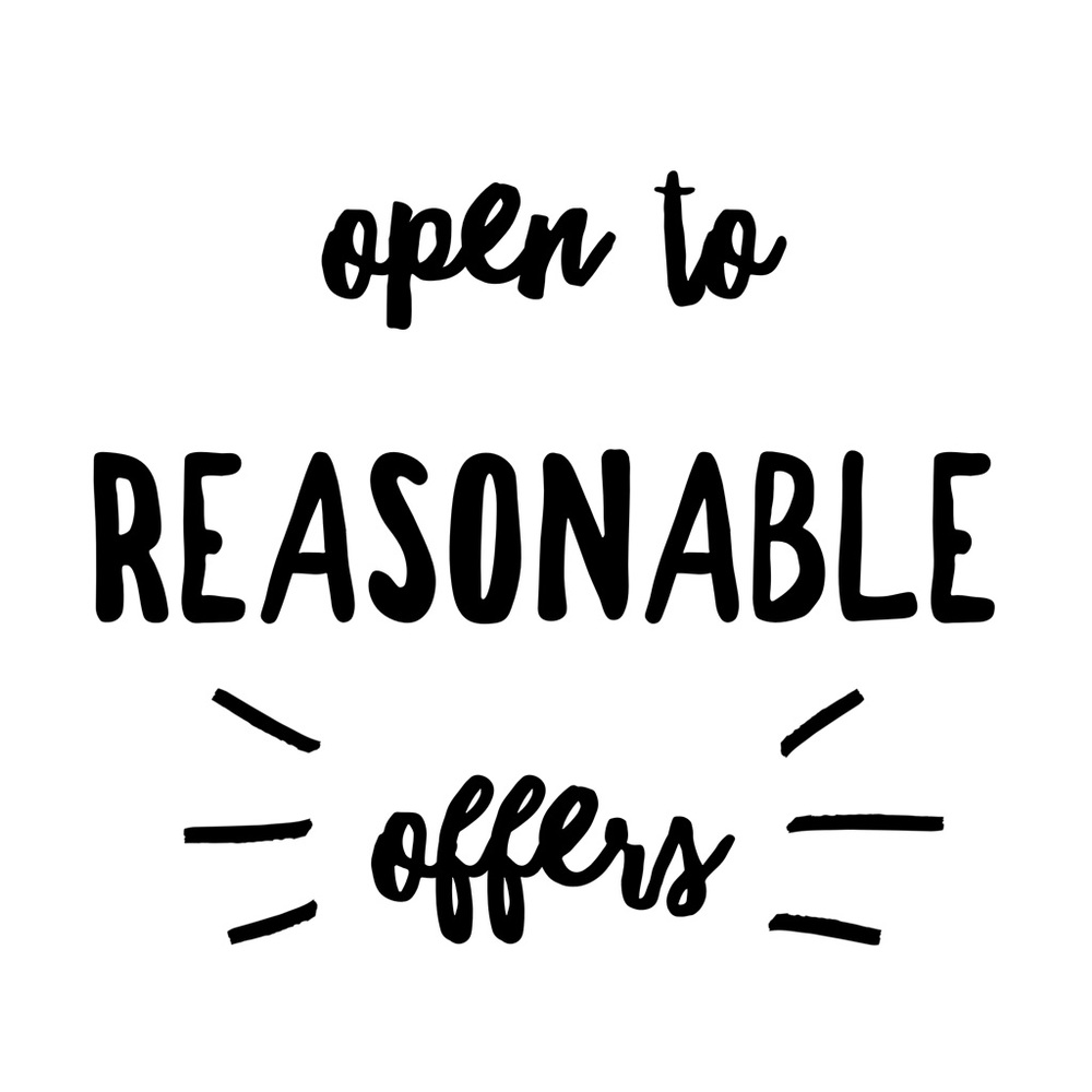 Open to offers through the offer button 🖤